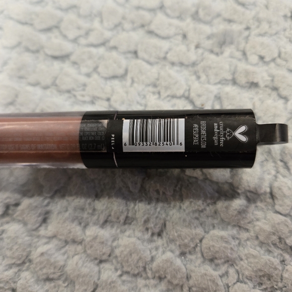 ELF New Lip Plumping Gloss PRALINE - Picture 3 of 4